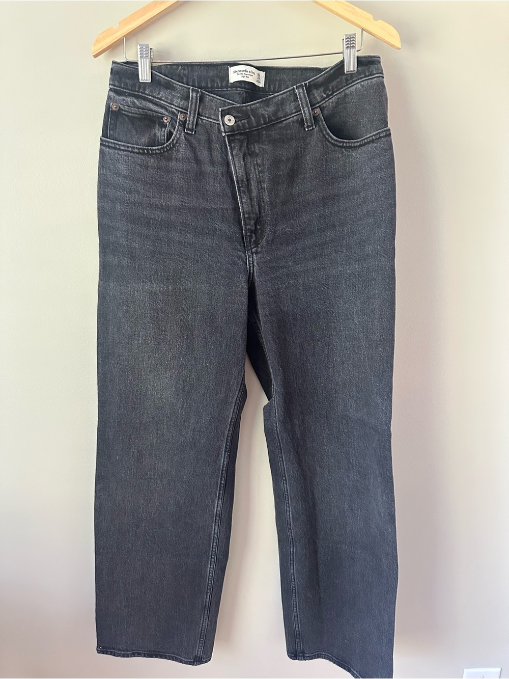 Abercrombie High-Rise grey asymmetric, crossover-waist Women's Jeans. 10R